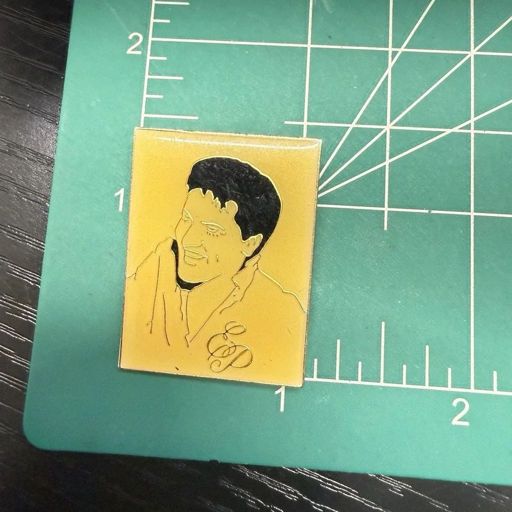 Elvis Presley EP Silhouette Lapel Hat Pin Enamel Metal 1.25